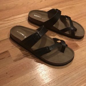 Madden Girl Brycee footbed sandal